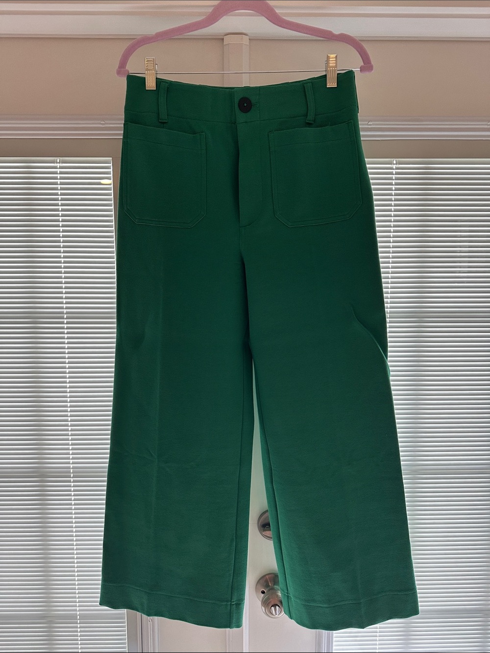 Maeve women’s green pants from Anthropologie. Like new.